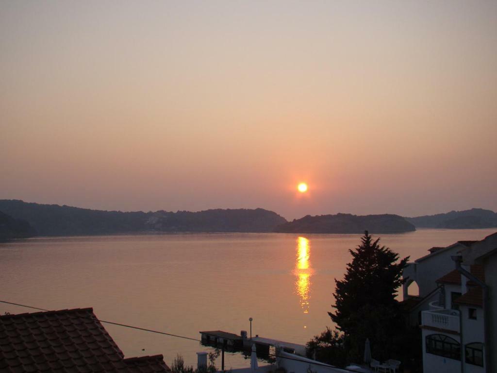Apartman Rosa Supetarska Draga Buitenkant foto
